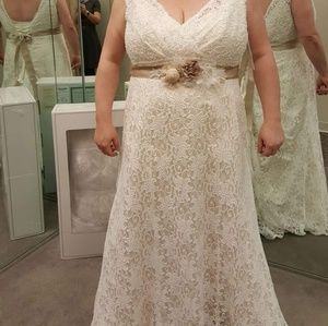 David's Bridal Wedding Dress plus size